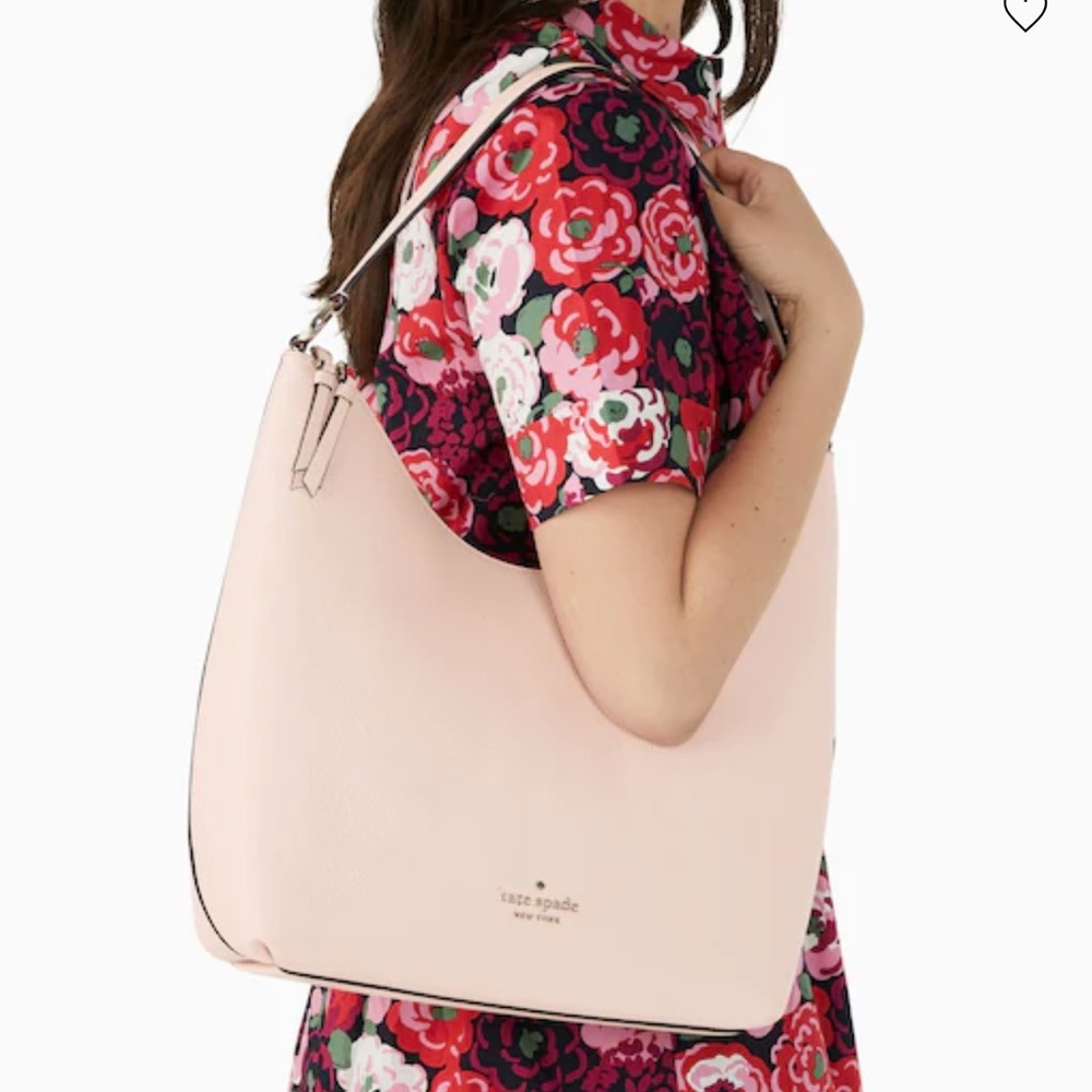 Kate Spade Zippy Shoulder Bag 13.4 x 14.6

COLOR:
Rose Smoke